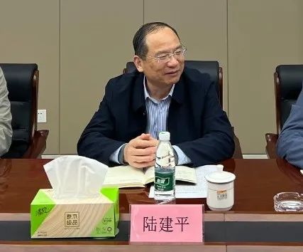 陸.jpg 陸.jpg
