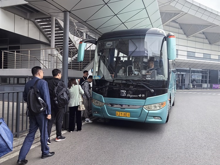 接駁現(xiàn)場(chǎng).jpg 接駁現(xiàn)場(chǎng).jpg